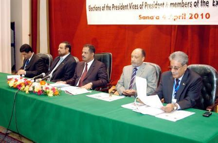 رئيس الوزراء لدى حضوره انتخاب مجلس إدارة الاتحاد اليمني لكرة القدم