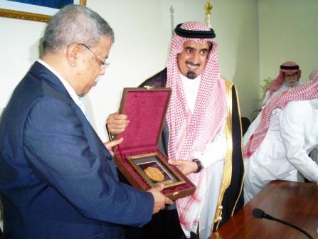 من وقائع تبادل الدروع بين الجامعتين