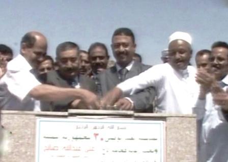 عبد الغني  يضع  حجر الاساس لمشروع مصنع اسمنت