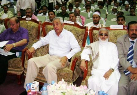 محافظ الحديدة خلال حضوره مهرجان يوم اليتيم العربي