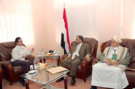 حمير الأحمر يلتقي المدير المقيم للمعهد الديمقراطي الوطني