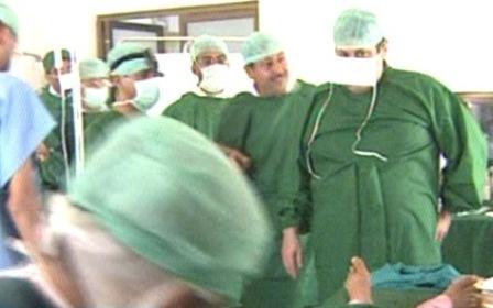 وزير الصحة يتفقد المخيم الطبي الجراحي المجاني الـ 44 بمستشفى زبيد