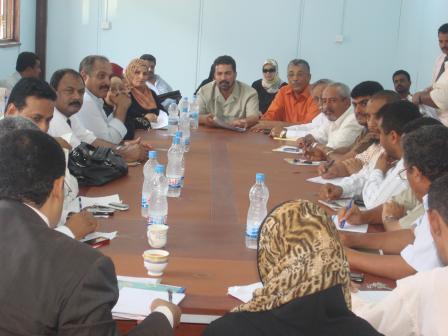 الجفري لدى اجتماعه بالمجلس المحلي لمديرية المعلا
