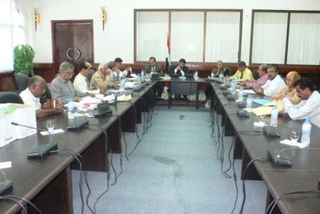 عبدالكريم شائف يرأس اجتماعاً لمحلي عدن