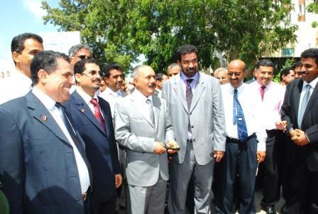 رئيس الجمهورية لدى تدشينه عدداً من المشاريع الخدمية والإنمائية بعدن