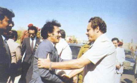 الرئيس علي ناصر محمد يستقبل الرئيس علي عبدالله صالح أثناء زيارته للشطر الجنوبي عام 1981م
