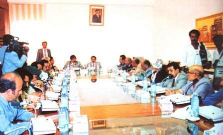 الرئيسان  علي عبدالله صالح وعلي سالم البيض يترأسان اجتماعاً مشتركاً في تعز 1990 م