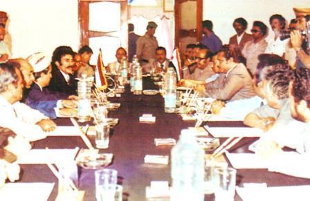 الرئيسان علي عبدالله صالح وعلي  ناصر محمد  يترأسان وفدي الشطرين في صنعاء