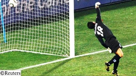 الهدف الأول في مرمى هندوراس