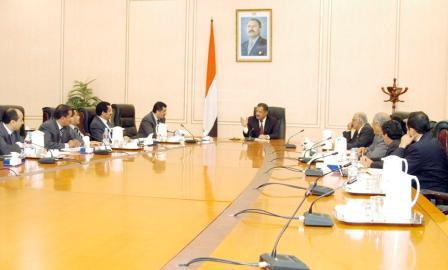 اللجنة العليا لتسويق النفط الخام في اجتماعها أمس برئاسة رئيس الوزراء