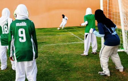 لاعبات كرة قدم سعوديات