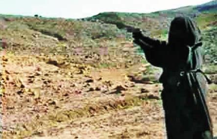 إحدى الإرهابيات في تنظيم القاعدة