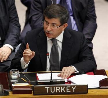 أحمد داود أوغلو وزير الخارجية التركي في مجلس الامن الدولي في نيويورك الاثنين الماضي .