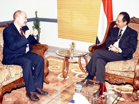 الارحبي يلتقي السفير البولندي