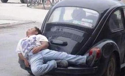 مصدوم أم نائم ؟!