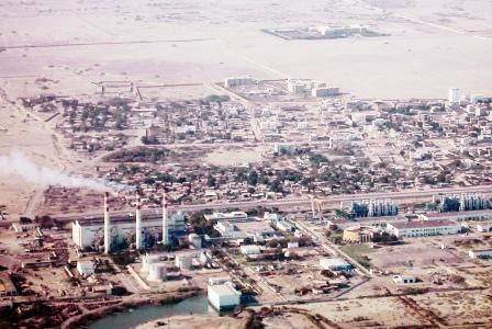 محطة الحسوة الكهروحرارية، وفي الاطار مدير المحطة