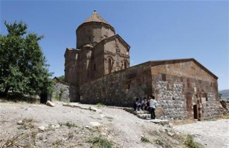 كنيسة الصليب المقدس في جزيرة أكدامار التركية.