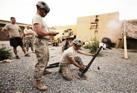 جنود أمريكيون بموقع عسكري في وادي ارغنداب شمالي قندهار يوم أمس الأول  الخميس.