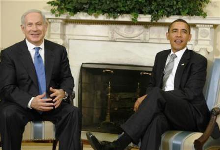 الرئيس الامريكي باراك اوباما (يمينا) مع رئيس الوزراء الإسرائيلي بنيامين نتنياهو
