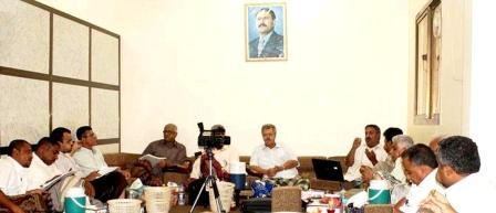 جانب من المشاركين في حلقة النقاش