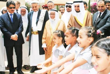 الوفي الكويتي يزور دور الايتام