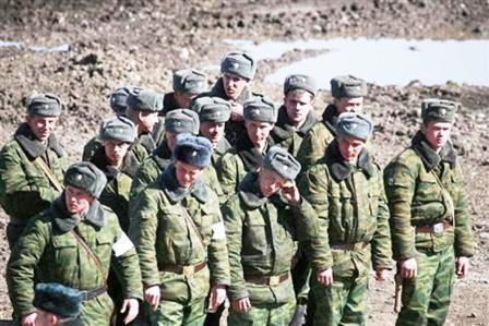 قوات روسية اثناء مناورة شرق روسيا يوم 2 مارس2010