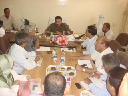 د. الجفري لدى ترؤسه الاجتماع أمس