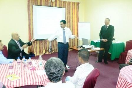 شائف خلال افتتاح الدورة