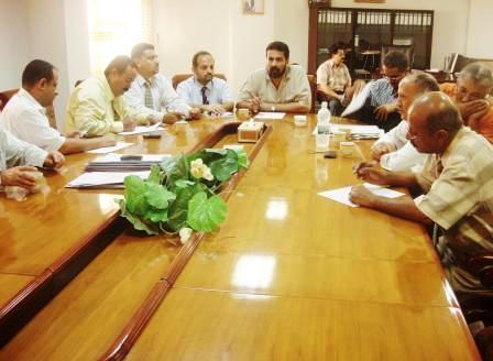 الجفري يترأس اجتماعاً لمديري مديريات عدن أمس