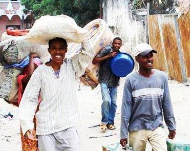 صوماليون نازحون من مقديشو