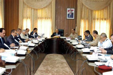 اللجنة العليا لمكافحة التهريب في اجتماعها برئاسة العليمي أمس