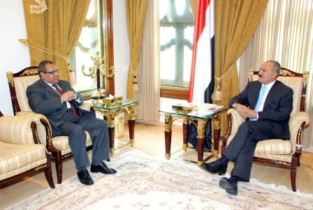 رئيس الجمهورية خلال لقائه السفير المصري