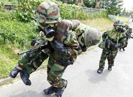 جنود كوريون جنوبيون أثناء تدريبات عسكرية في سول