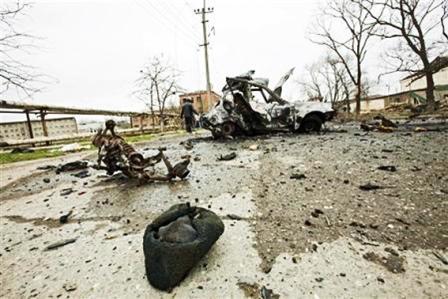 حطام سيارة بموقع تفجير في داغستان الروسية