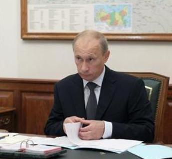 رئيس الوزراء الروسي فلاديمير بوتين في مقره إقامته في نوفو اوجاريوفو في ضواحي موسكو