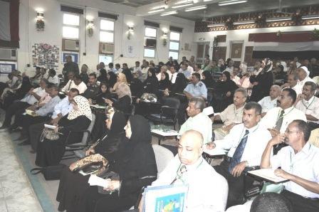 جانب من الحضور في الندوة