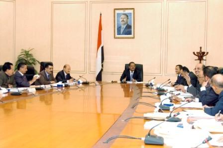 د. مجور لدى ترؤسه اجتماع المجلس الاقتصادي الأعلى أمس