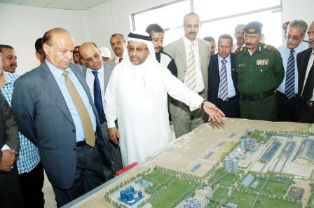 عبدربه منصور يتفقد مصنع الإسمنت