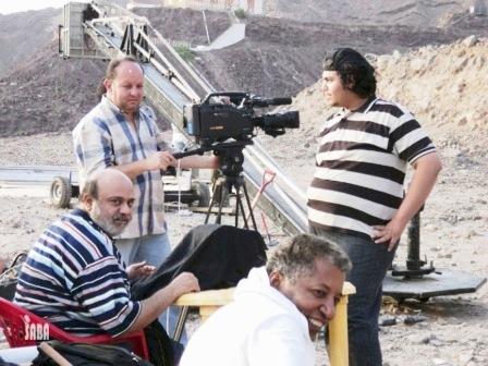 خلال تنفيذ أعمال التصوير الميدانية للوحة خليجي (20)