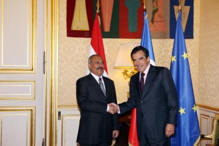 الرئيس خلال لقائه رئيس وزراء فرنسا أمس