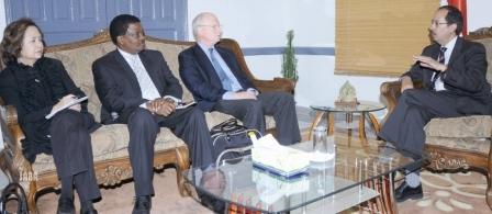 الأرحبي لدى لقائه ديفيد ستيل