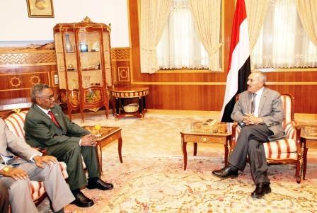 رئيس الجمهورية لدى استقباله عبدالرحمن محمد محمود أمس
