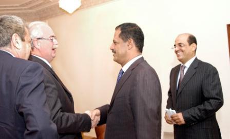 د. مجور خلال للقاء رئيس مجموعة توتال كريستوف
