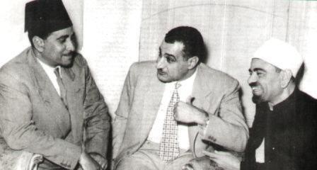 جمال عبدالناصر وحامد أبو النور والشيخ محمد علي أثناء اللقاء الذي عرض فيه الإخوان تصورهم لحجاب المرأة  .