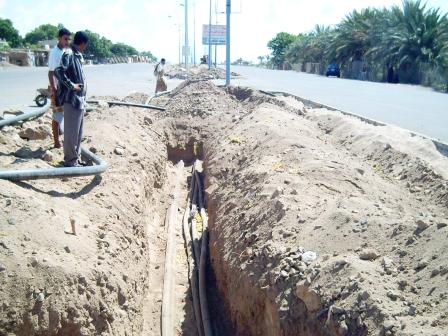 صورة توضح الحفر العشوائي الذي تسبب في انقطاع الكهرباء
