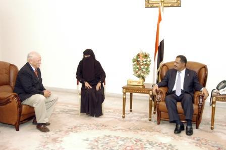 رئيس الوزراء خلال استقباله الرئيس التنفيدي لمنظمة رعاية الأطفال الدولية