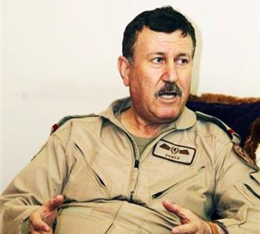 الفريق الركن أنور أحمد قائد القوات الجوية العراقية