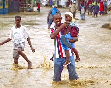 العواصف والكوليرا تطارد نازحي الزلزال في هايتي