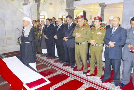 د. مجور خلال الصلاة على الفقيد