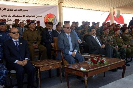 نائب الرئيس يشهد حفل تخرج وحدات من الحرس الخاص